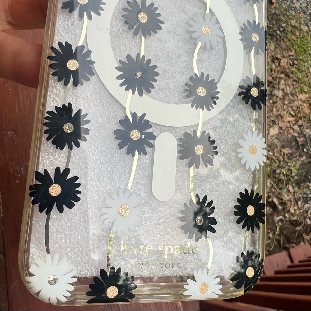 NO FLAWS LIKE NEW Kate Spade Clear Daisy iPhone Case - Black & White Daisies - Picture 2 of 10